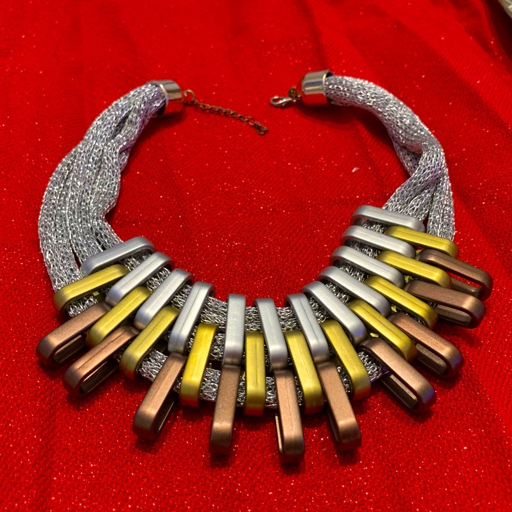 Gorgeous necklace